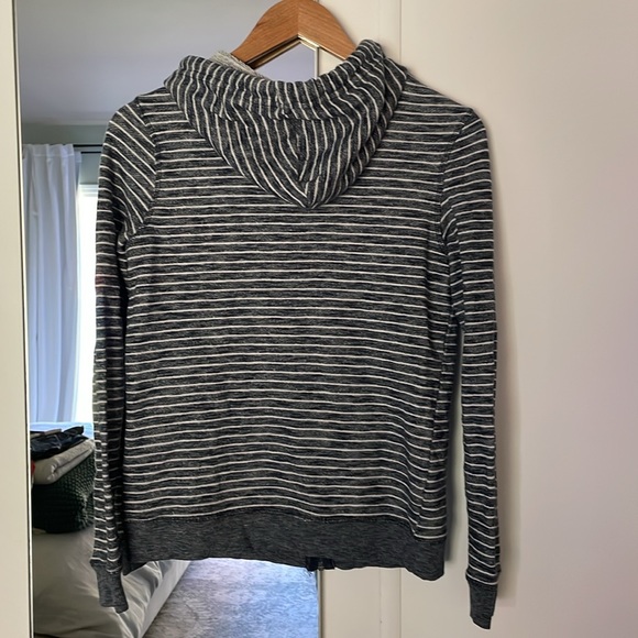 Lightweight Roxy hoodie - Picture 4 of 4